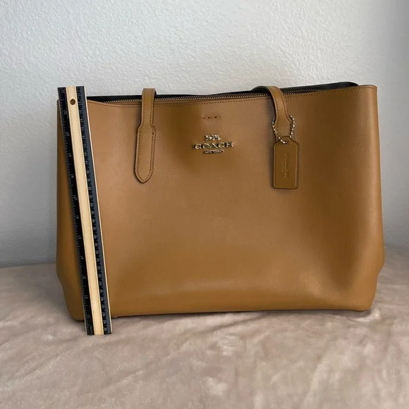 Coach Camel/Tan/Brown Leather Tote Bag - Picture 4 of 16